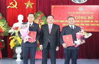 Trao quyết định bổ nhiệm Chánh án, Phó Chánh án Tòa án nhân dân tỉnh Thừa Thiên Huế