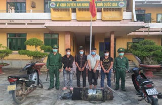 Bắt giữ nhóm đối tượng vừa hoàn thành cách ly đã đi trộm