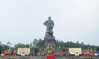 Thừa Thiên Huế kỷ niệm 228 năm Nguyễn Huệ lên ngôi hoàng đế