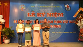 Bến Tre tặng giải thưởng báo chí 2020