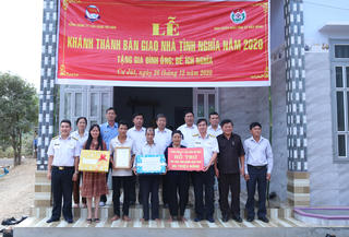 Trao tặng 3 nhà tình nghĩa tại Đăk Nông