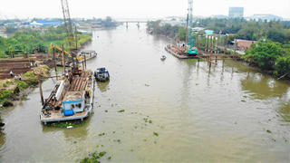 ĐBSCL triển khai đóng đập ngăn mặn, trữ ngọt cho Tết 2021