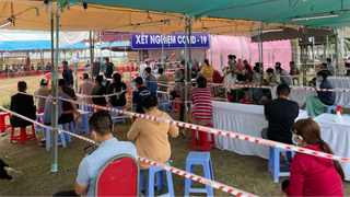 Phát hiện thêm 2 trường hợp dương tính với COVID-19 thông qua các điểm test nhanh