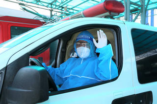 Chuyện chưa kể về những người lái xe cứu thương trong dịch Covid-19