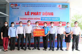 Tổng Công ty Tân cảng Sài Gòn trao 1,1 tỷ đồng phòng, chống dịch COVID-19 và Quỹ "Vì người nghèo" quận Bình Thạnh