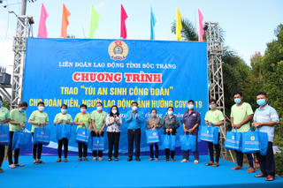 Sóc Trăng trao hơn 6.000 “túi an sinh công đoàn” cho đoàn viên, người lao động