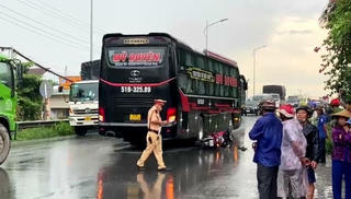 Tiền Giang: Va chạm liên hoàn trên Quốc lộ 1, người đàn ông đi xe máy tử vong tại chỗ