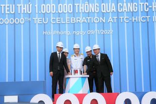 Cảng container Quốc tế Tân Cảng Hải Phòng đón Teu thứ 1 triệu thông qua