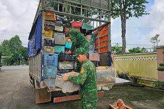 Bắt giữ 5 tấn hàng hoá không rõ nguồn gốc đã qua sử dụng tại Long An