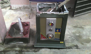 Đột nhập nhà cậu “cuỗm” két sắt lấy 12 chỉ vàng đi bán