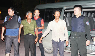 Trinh sát 'ba không' xuất ngoại bắt hai đối tượng 19 năm lẩn trốn tại Lào