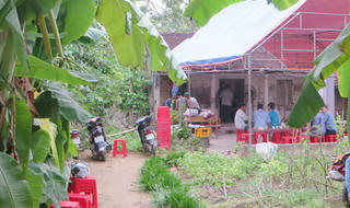 Người đàn ông chết đau đớn nghi do con trai sát hại
