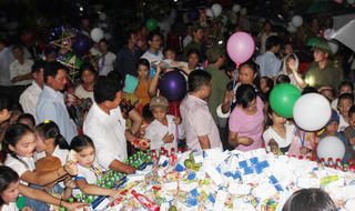 Rclub Nghệ An đồng hành cùng nhà hảo tâm mang Trung thu đến trẻ em nghèo 