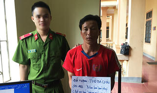 Bắt công an viên xách heroin và gần 1000 viên ma túy tổng hợp