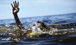 Nam sinh tử vong khi tập bơi trên sông