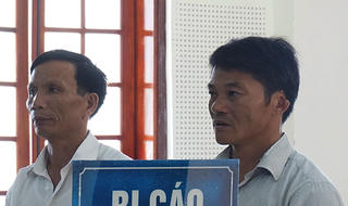 Hủy án sơ thẩm vụ công an xã nhận tiền bồi dưỡng 