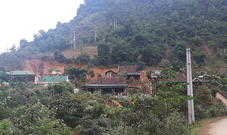 Cảnh tượng bất ngờ tại bản 'vắng chồng', bản 'mồ côi' miền Tây Nghệ An