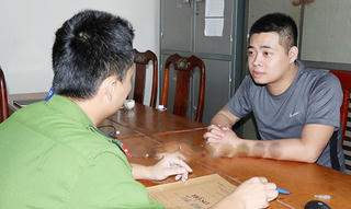 Bắt 13 đối tượng trong đường dây cá độ bóng đá hàng chục tỷ đồng