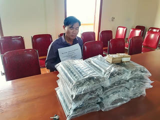 Chở 25kg thuốc nổ, 200 kíp nổ đi tiêu thụ thì bị bắt