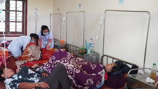 Gần 40 người nhập viện sau khi ăn giỗ 