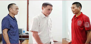 Khởi tố 3 đối tượng đi bắt ong gây cháy rừng 