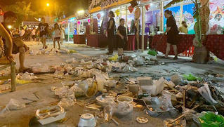 Festival ẩm thực  Quốc tế - Nghệ An 2019: Đêm khai mạc ngập... rác