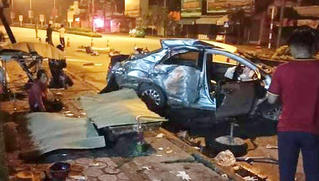 Xe khách tông nát ô tô con, 3 người chết, tài xế nguy kịch