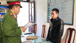 Rủ bé gái đi chơi đêm rồi chở ra cánh đồng làm trò đồi bại