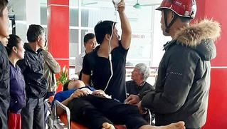 Điều tra vụ nam sinh lớp 10 bị đâm trọng thương ở cổng trường