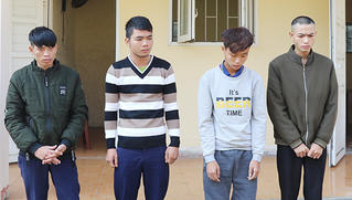 Nhóm thanh niên dùng 'chiêu quái' trộm hàng chục xe máy