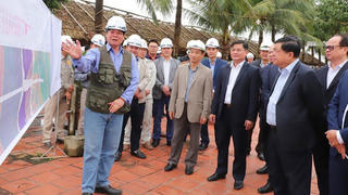 'Dỡ' lệnh cách ly lãnh đạo Nghệ An tiếp xúc đoàn Bộ trưởng Nguyễn Chí Dũng