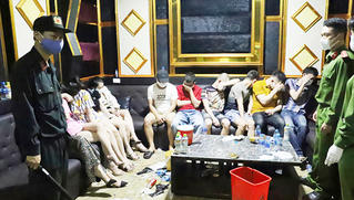 Khởi tố 2 bị can trong vụ 76 thanh niên mở “tiệc ma túy” trong quán karaoke