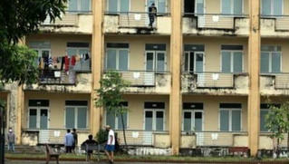 Hàng trăm lưu học sinh Lào ở Hà Tĩnh tự ý rời ký túc xá về nước