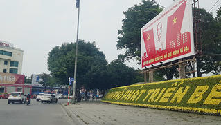 Thành Vinh cờ hoa hân hoan chào đón ngày lễ 30/4 - 1/5