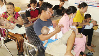 Nắng nóng kéo dài bệnh nhân nhi tăng đột biến    