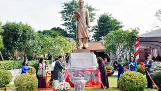 Lễ giổ lần thứ 80 và khánh thành tượng đài chí sỹ yêu nước Phan Bội Châu