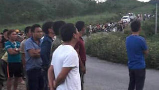 Nam sinh tiểu học bị bạn dùng kéo đâm tử vong trên đường đến trường 