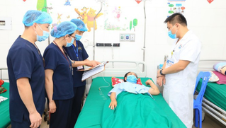 25 y, bác sĩ và người nhà cho 6 lít máu để cứu sản phụ