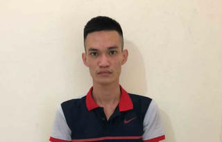 Tóm gọn 2 kẻ tàng trữ ma tuý có vũ khí nóng lúc nửa đêm 