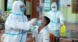 Xét nghiệm sàng lọc lần 2, TP Vinh phát hiện 38 ca dương tính SARS-CoV-2 