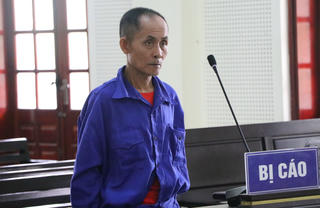 Ông cụ U70 lĩnh án tù vì chém hàng xóm sau bữa nhậu