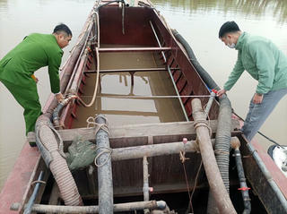 Nam Định: Tạm giữ hình sự đối tượng chống đối, đẩy 3 CSGT đường thủy xuống sông