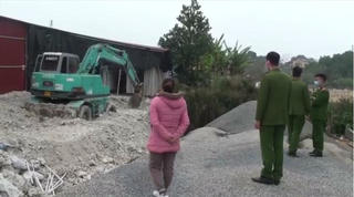 Hà Nam: Phát hiện cơ sở đổ 185 tấn chất thải trái quy định ra môi trường