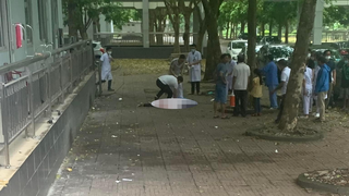 Ninh Bình: Một phạm nhân tử vong sau khi rơi từ tầng 4 bệnh viện xuống đất