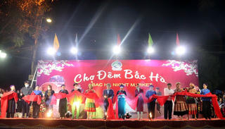 Chợ đêm Bắc Hà chính thức khai trương, khôi phục hoạt động