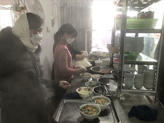 Người dân Thái Bình đổ xô đi ăn canh cá ngày Tết