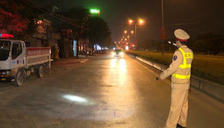 Công an thành phố Ninh Bình tăng cường xử lý vi phạm nồng độ cồn