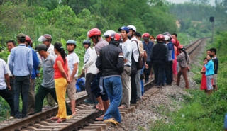 Quảng Bình: Tàu hỏa tông chết một cụ bà