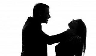 Vợ dọa tự vẫn, chồng bắt uống thuốc sâu đến chết