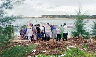 Một chiến sĩ công an chết bất thường trên biển Nhật Lệ